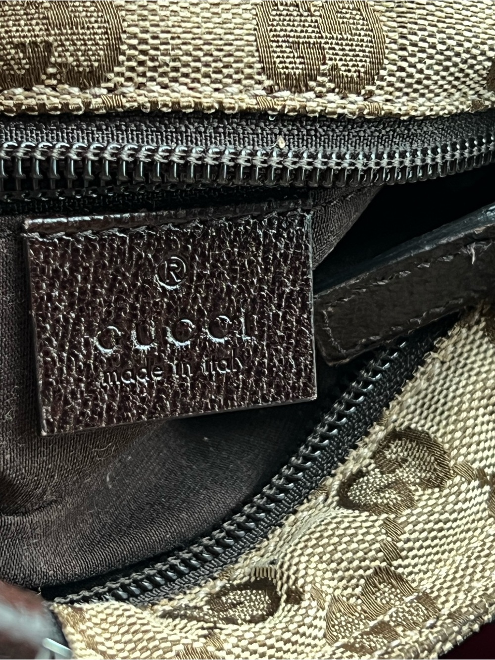 Gucci Beige GG Supreme Crossbody with Green-Red Web Strap - Picture 7 of 10